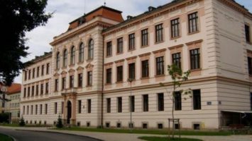 FOTO: Gymnázium