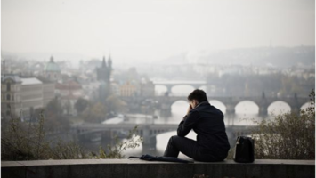 Zástupy nezaměstnaných absolventů vysokých škol se rozšiřují