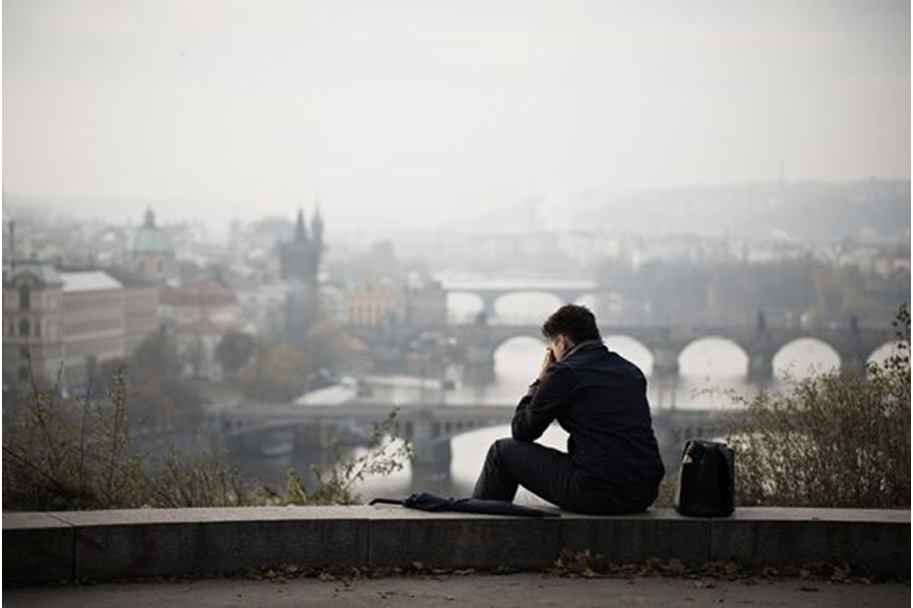 Zástupy nezaměstnaných absolventů vysokých škol se rozšiřují