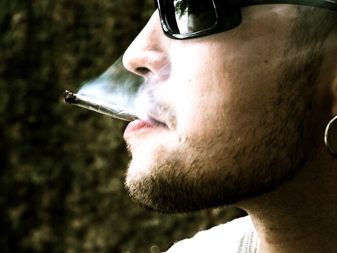 FOTO: Kouření marihuany