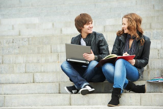 FOTO: Studenti na schodech